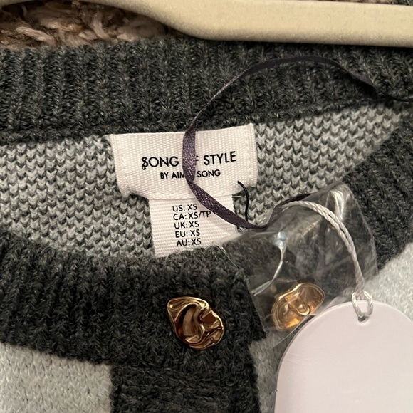 Song of Style Two-Tone Argyle Button Cardigan in Dark Gray & Light Gray - Picture 2 of 3